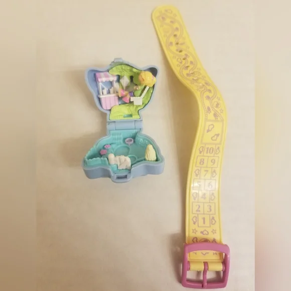 90s Polly Pocket puppy case w wristband & Polly- no fuzzy dog - Picture 2 of 6